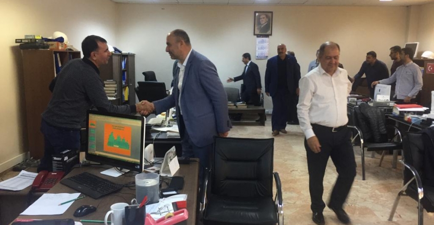 AK ADAY AKSOY DUR DURAK BİLMİYOR